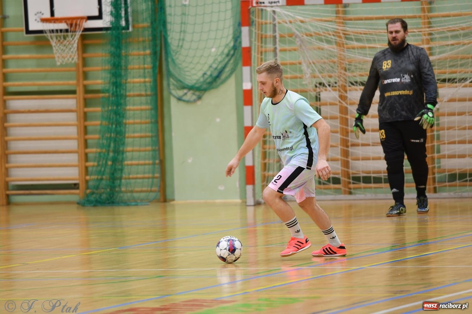 Zdjęcie w galerii na portalu naszraciborz.pl: Niedziela z futsalem [FOTO] wiadomości z regionu