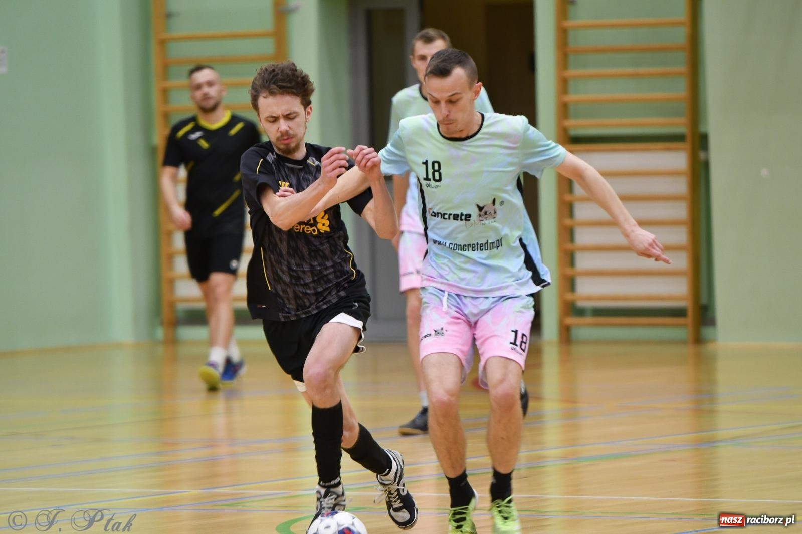 Zdjęcie w galerii na portalu naszraciborz.pl: Niedziela z futsalem [FOTO] wiadomości z regionu