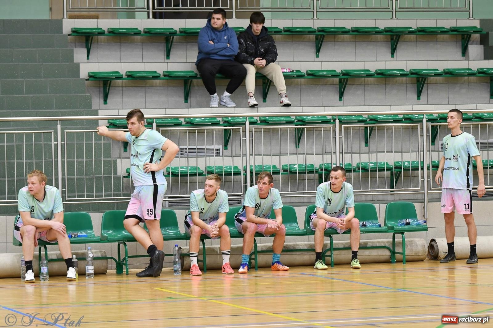 Zdjęcie w galerii na portalu naszraciborz.pl: Niedziela z futsalem [FOTO] wiadomości z regionu