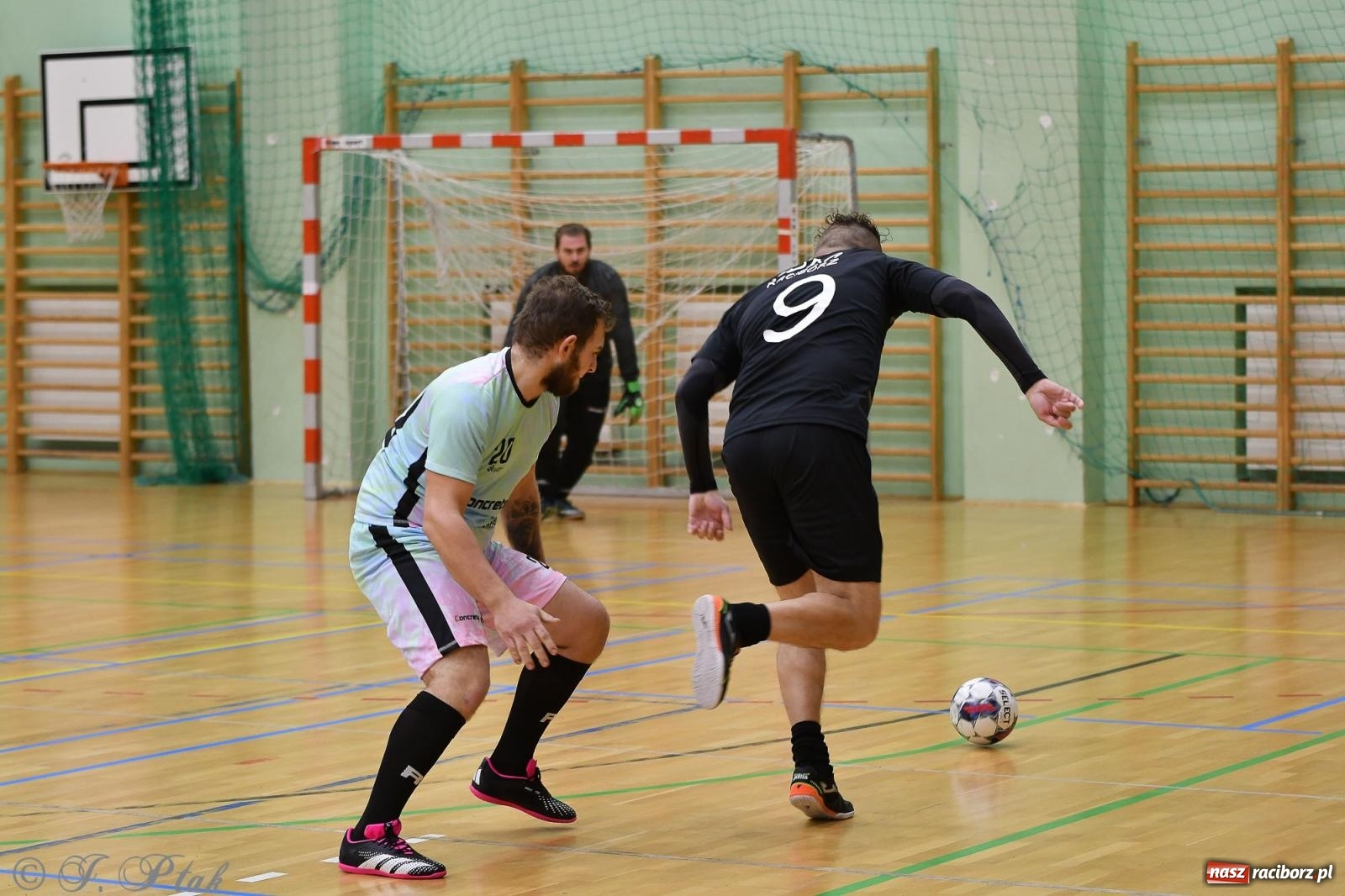 Zdjęcie w galerii na portalu naszraciborz.pl: Niedziela z futsalem [FOTO] wiadomości z regionu