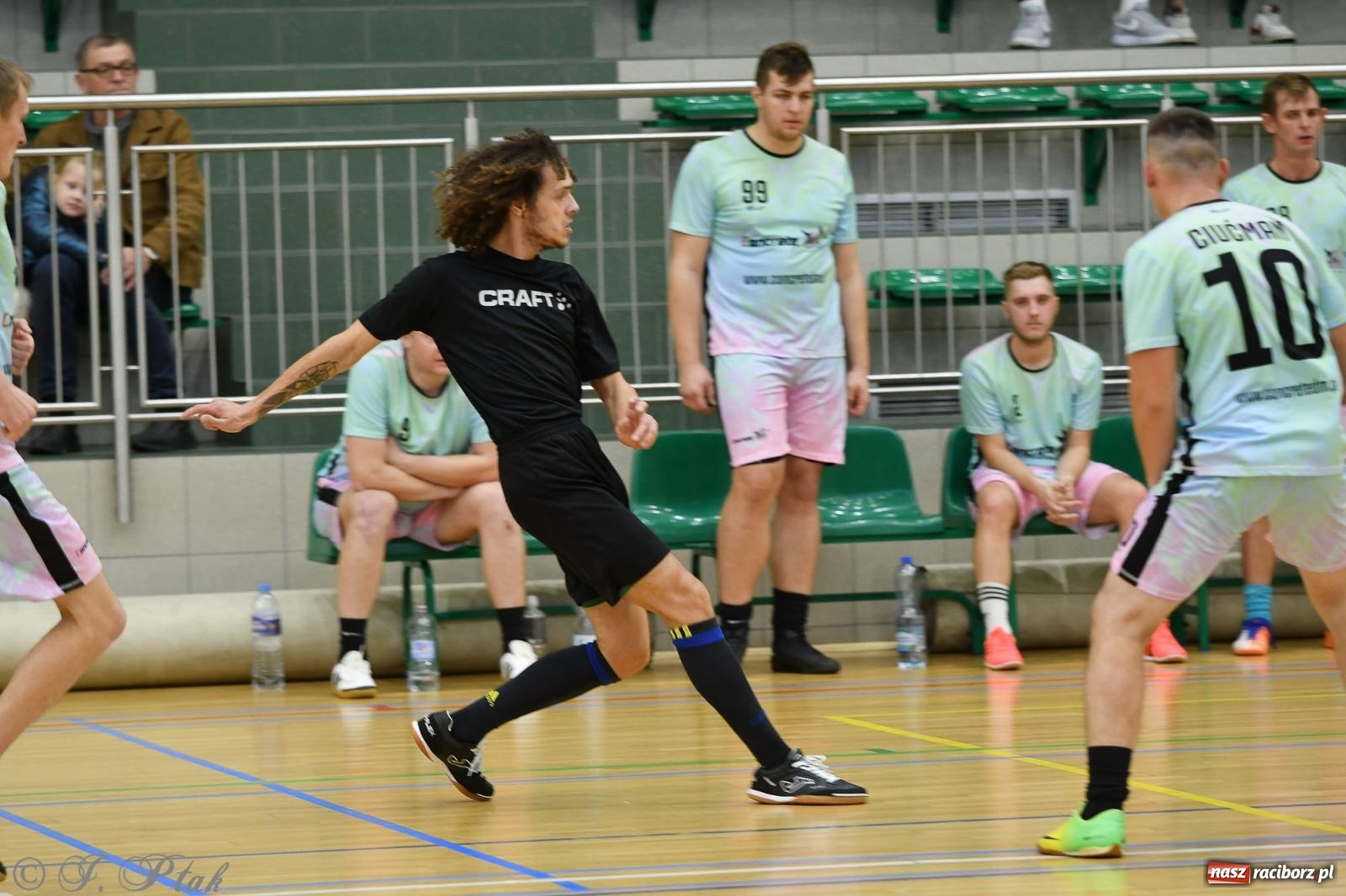 Zdjęcie w galerii na portalu naszraciborz.pl: Niedziela z futsalem [FOTO] wiadomości z regionu