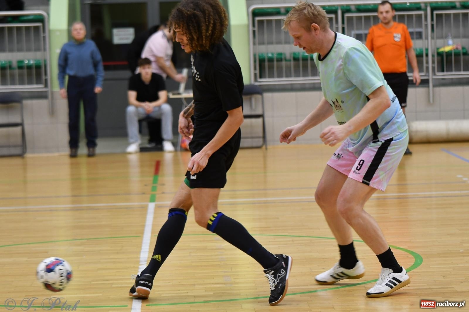Zdjęcie w galerii na portalu naszraciborz.pl: Niedziela z futsalem [FOTO] wiadomości z regionu