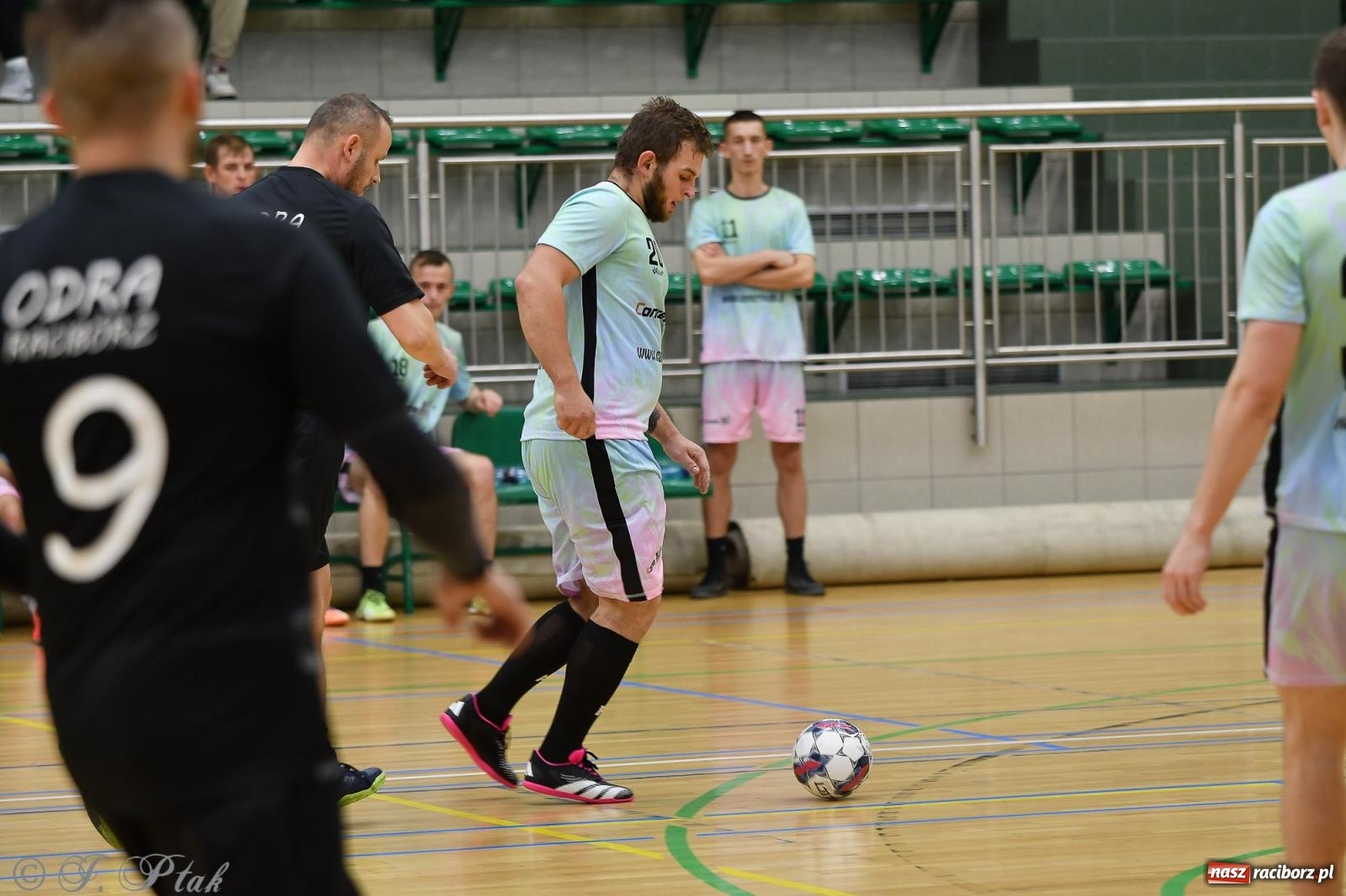 Zdjęcie w galerii na portalu naszraciborz.pl: Niedziela z futsalem [FOTO] wiadomości z regionu