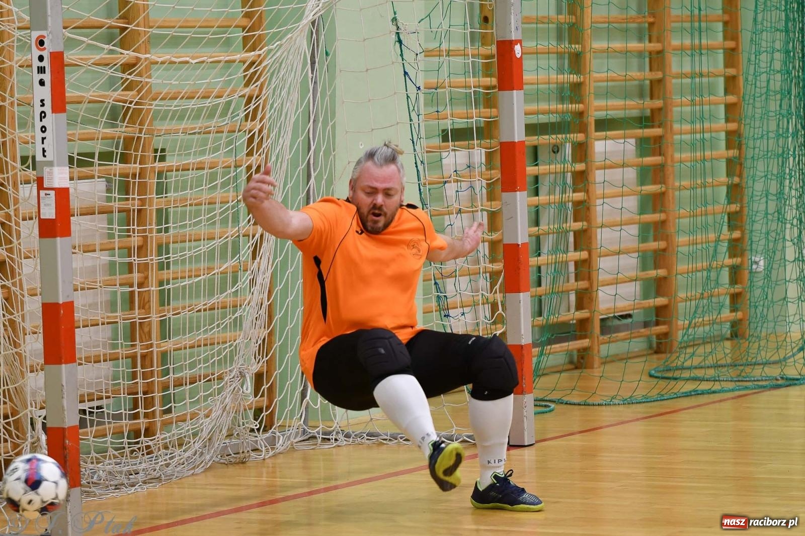Zdjęcie w galerii na portalu naszraciborz.pl: Niedziela z futsalem [FOTO] wiadomości z regionu