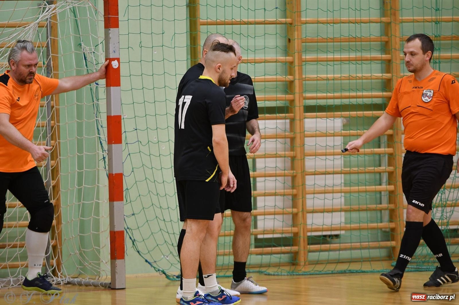 Zdjęcie w galerii na portalu naszraciborz.pl: Niedziela z futsalem [FOTO] wiadomości z regionu
