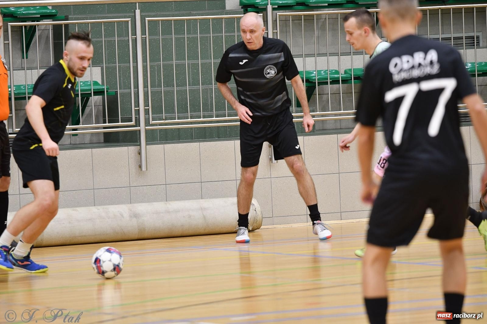 Zdjęcie w galerii na portalu naszraciborz.pl: Niedziela z futsalem [FOTO] wiadomości z regionu