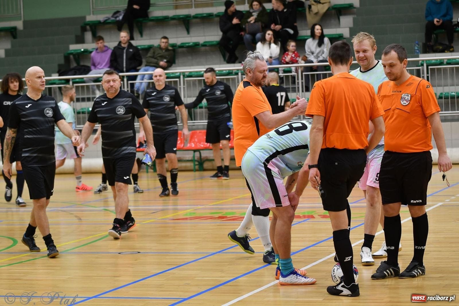 Zdjęcie w galerii na portalu naszraciborz.pl: Niedziela z futsalem [FOTO] wiadomości z regionu