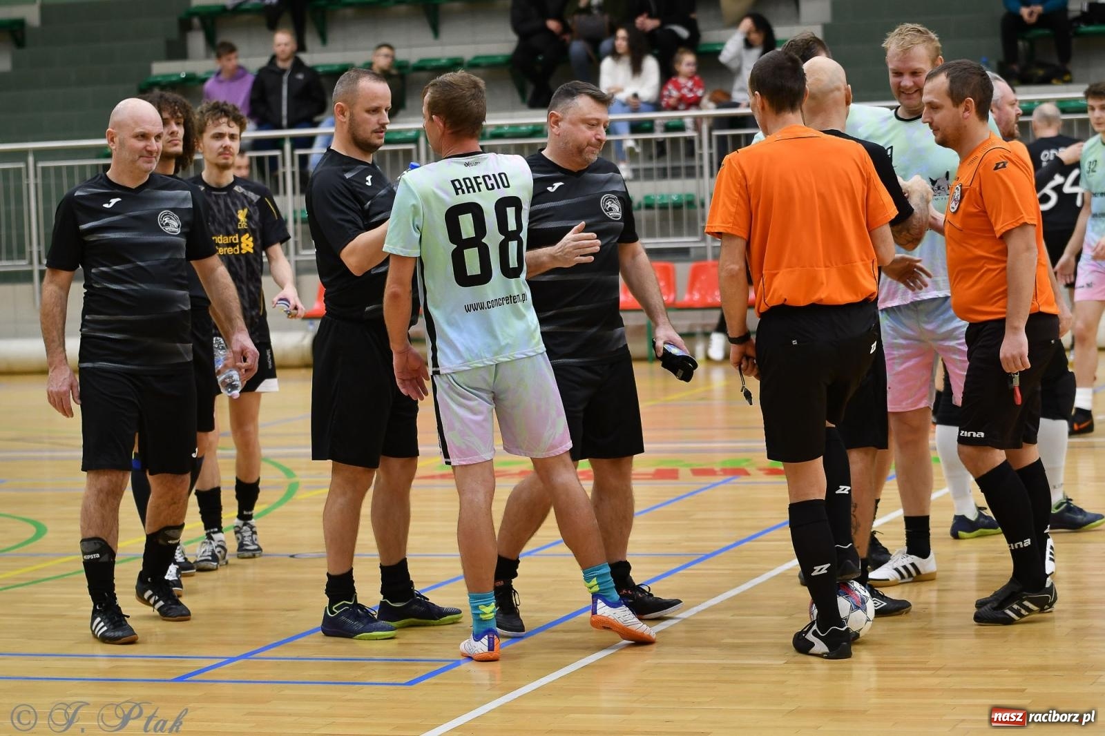 Zdjęcie w galerii na portalu naszraciborz.pl: Niedziela z futsalem [FOTO] wiadomości z regionu