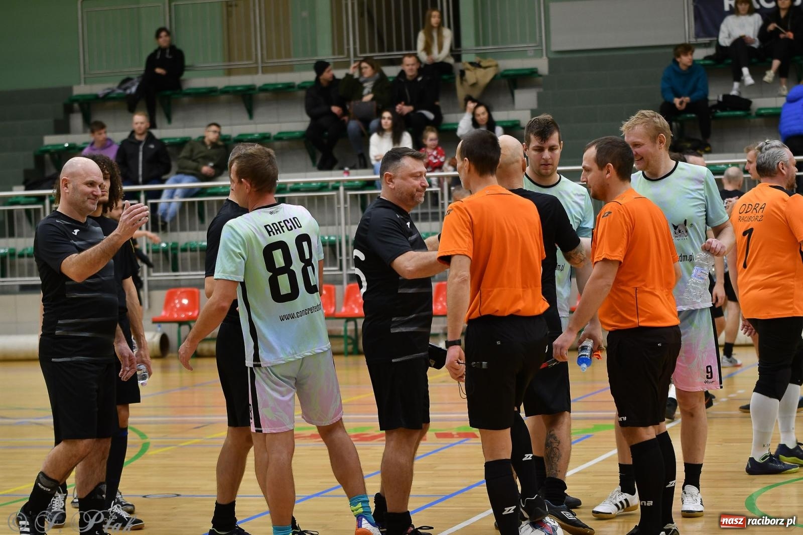 Zdjęcie w galerii na portalu naszraciborz.pl: Niedziela z futsalem [FOTO] wiadomości z regionu