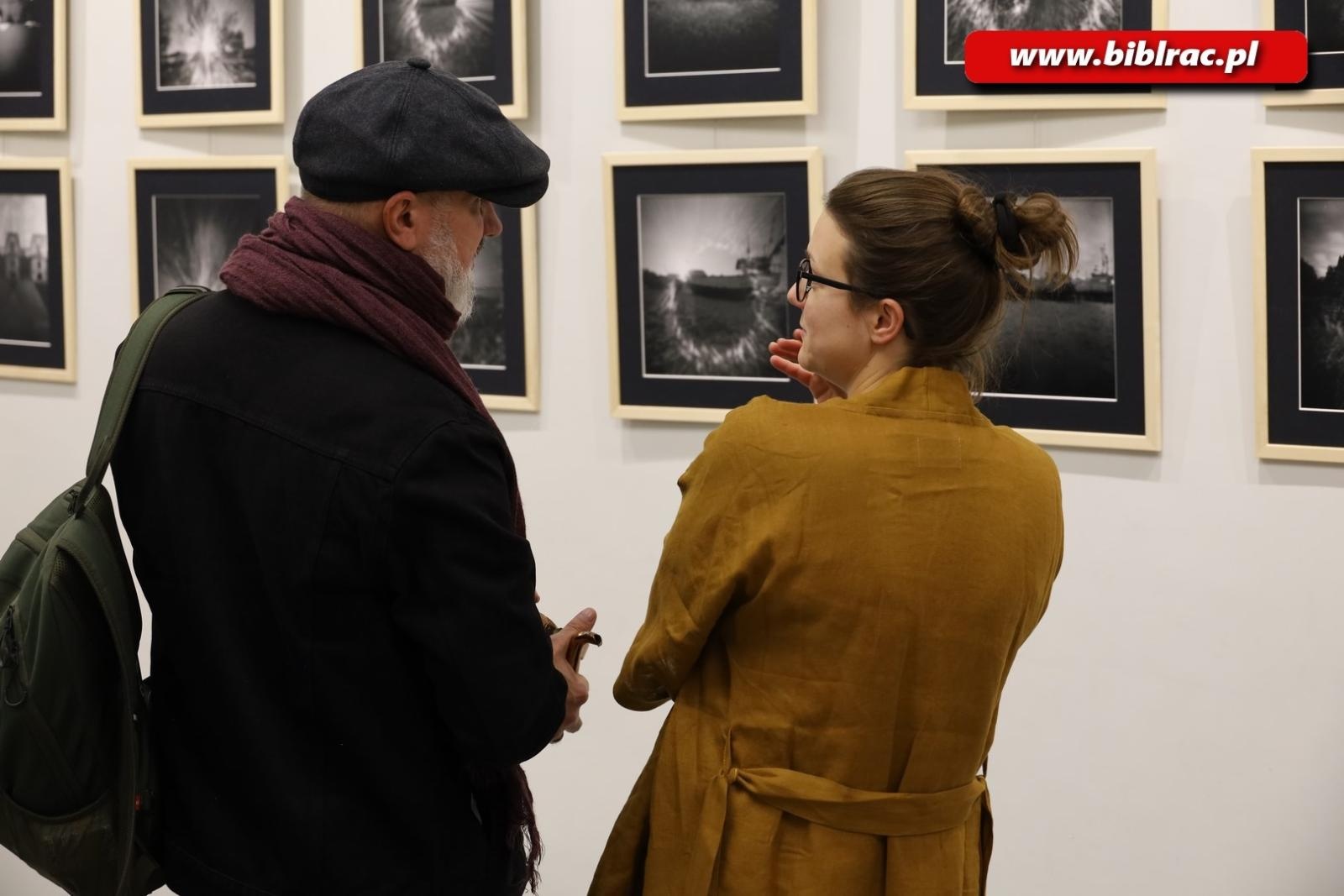 Zdjęcie w galerii na portalu naszraciborz.pl: OFFO 2023 - finisaż wystawy i spotkanie z twórcami wiadomości z regionu