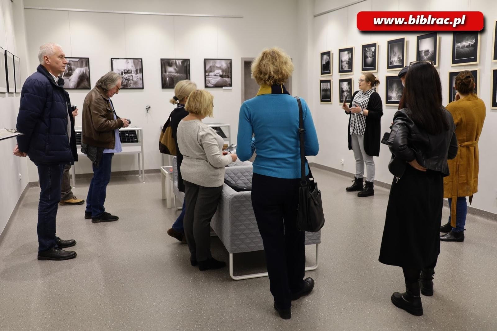 Zdjęcie w galerii na portalu naszraciborz.pl: OFFO 2023 - finisaż wystawy i spotkanie z twórcami wiadomości z regionu