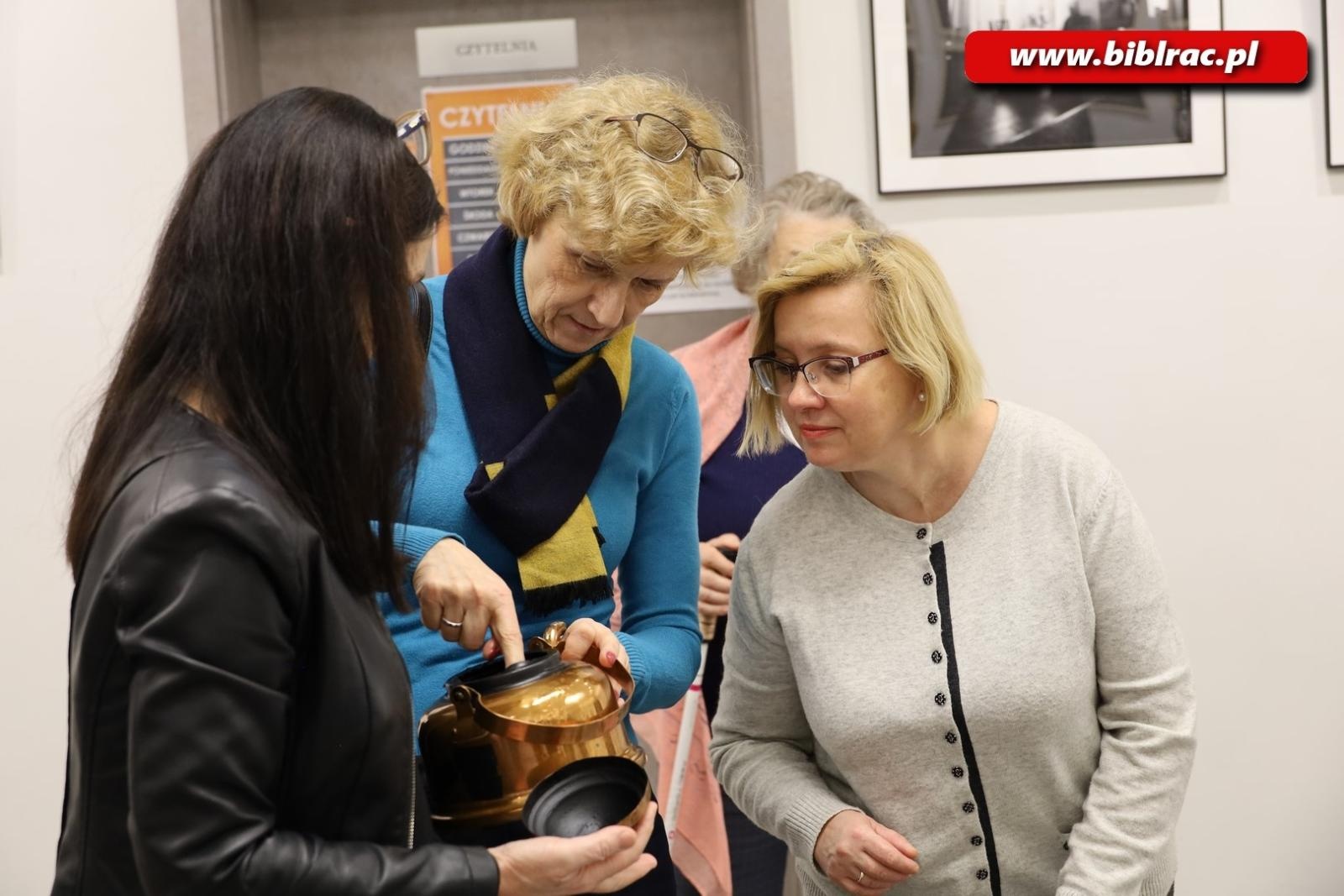 Zdjęcie w galerii na portalu naszraciborz.pl: OFFO 2023 - finisaż wystawy i spotkanie z twórcami wiadomości z regionu