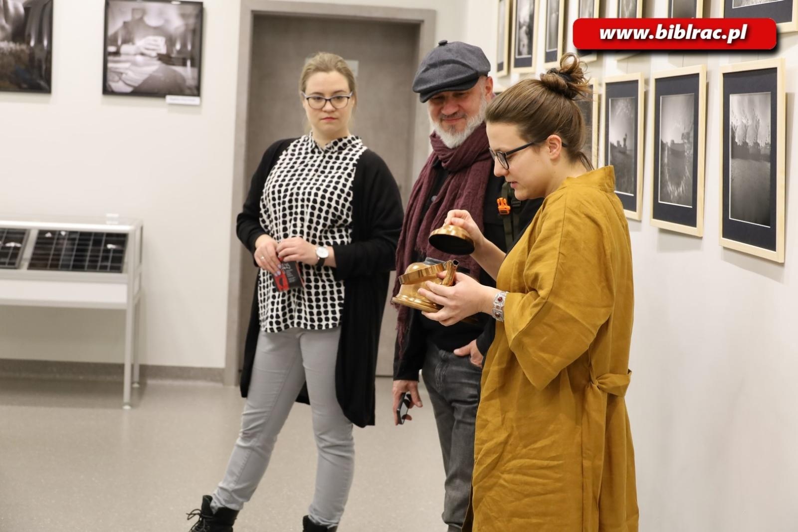 Zdjęcie w galerii na portalu naszraciborz.pl: OFFO 2023 - finisaż wystawy i spotkanie z twórcami wiadomości z regionu