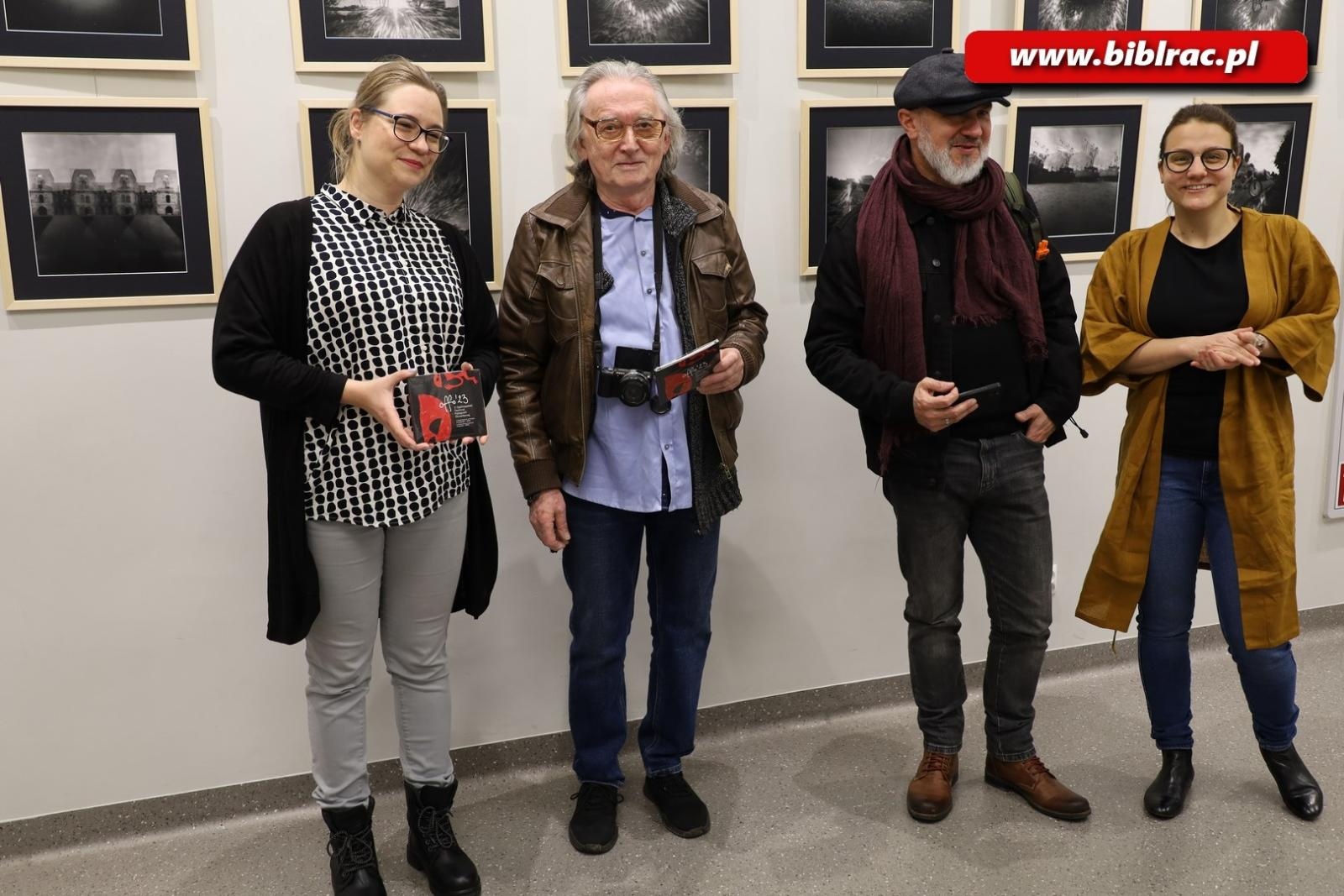 Zdjęcie w galerii na portalu naszraciborz.pl: OFFO 2023 - finisaż wystawy i spotkanie z twórcami wiadomości z regionu