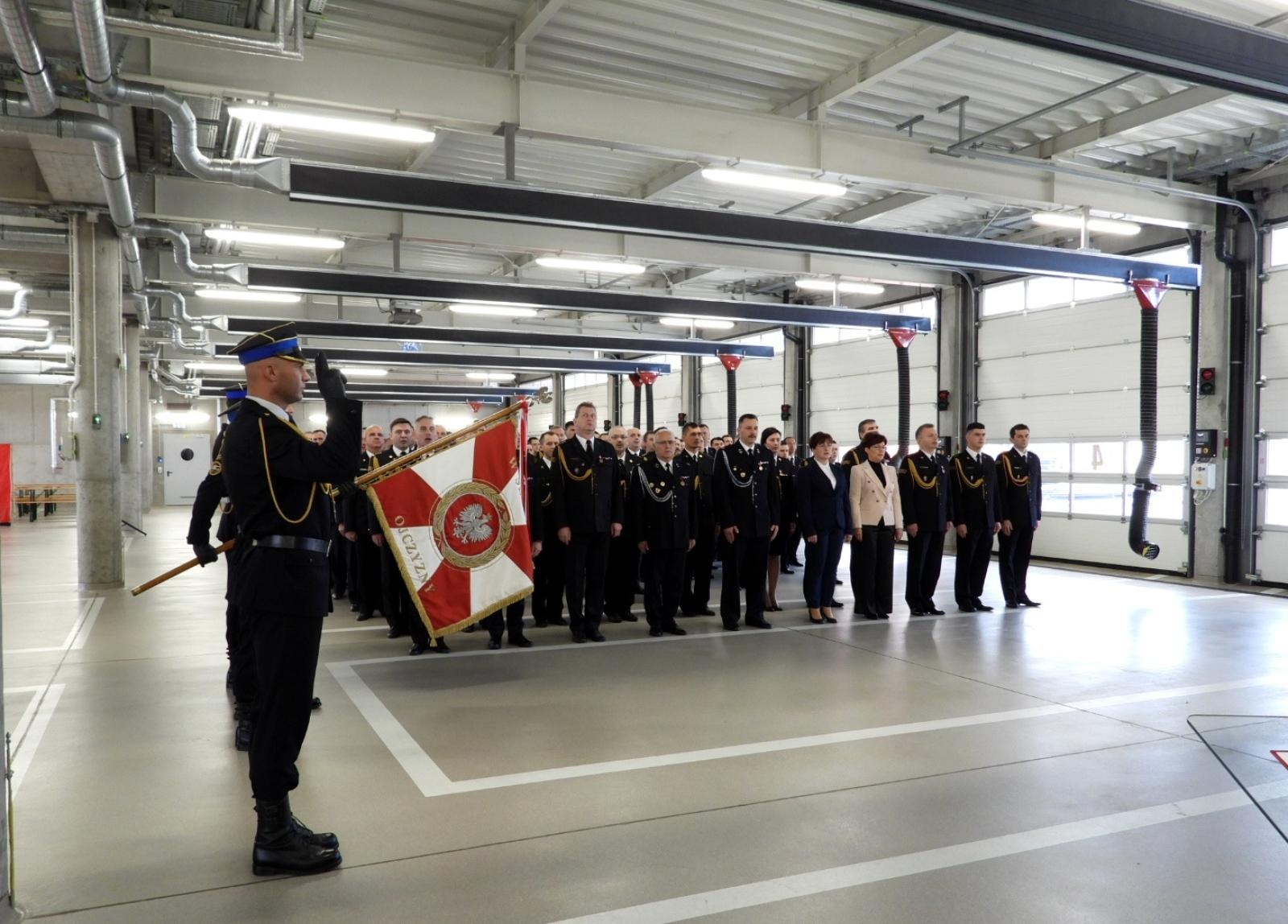 Zdjęcie w galerii na portalu naszraciborz.pl: Krzyż Świętego Floriana dla druha Romana Pośpiecha wiadomości z regionu