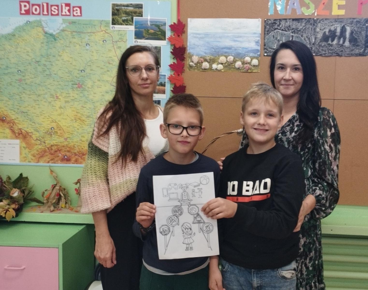 Zdjęcie w galerii na portalu naszraciborz.pl: Raciborska szkoła specjalna ma mobilną pracownię komputerową wiadomości z regionu