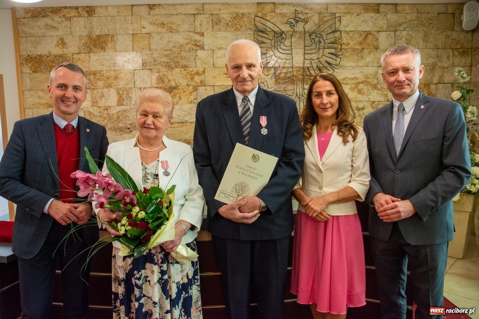Zdjęcie w galerii na portalu naszraciborz.pl: Osiem par świętowało złote gody w raciborskim USC [FOTO i WIDEO] wiadomości z regionu