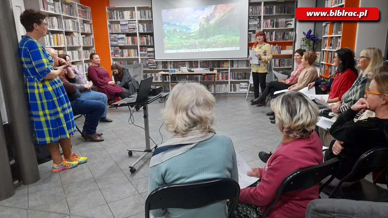 Zdjęcie w galerii na portalu naszraciborz.pl: Biblioteka na Ostrogu sposobem na jesienną chandrę wiadomości z regionu