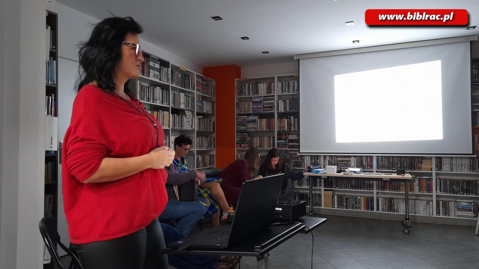 Zdjęcie w galerii na portalu naszraciborz.pl: Biblioteka na Ostrogu sposobem na jesienną chandrę wiadomości z regionu