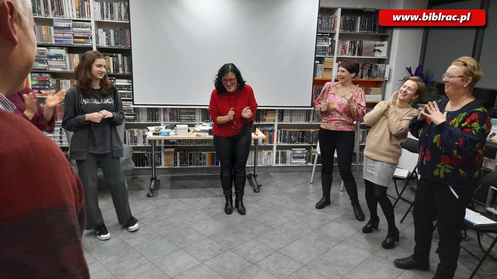 Zdjęcie w galerii na portalu naszraciborz.pl: Biblioteka na Ostrogu sposobem na jesienną chandrę wiadomości z regionu