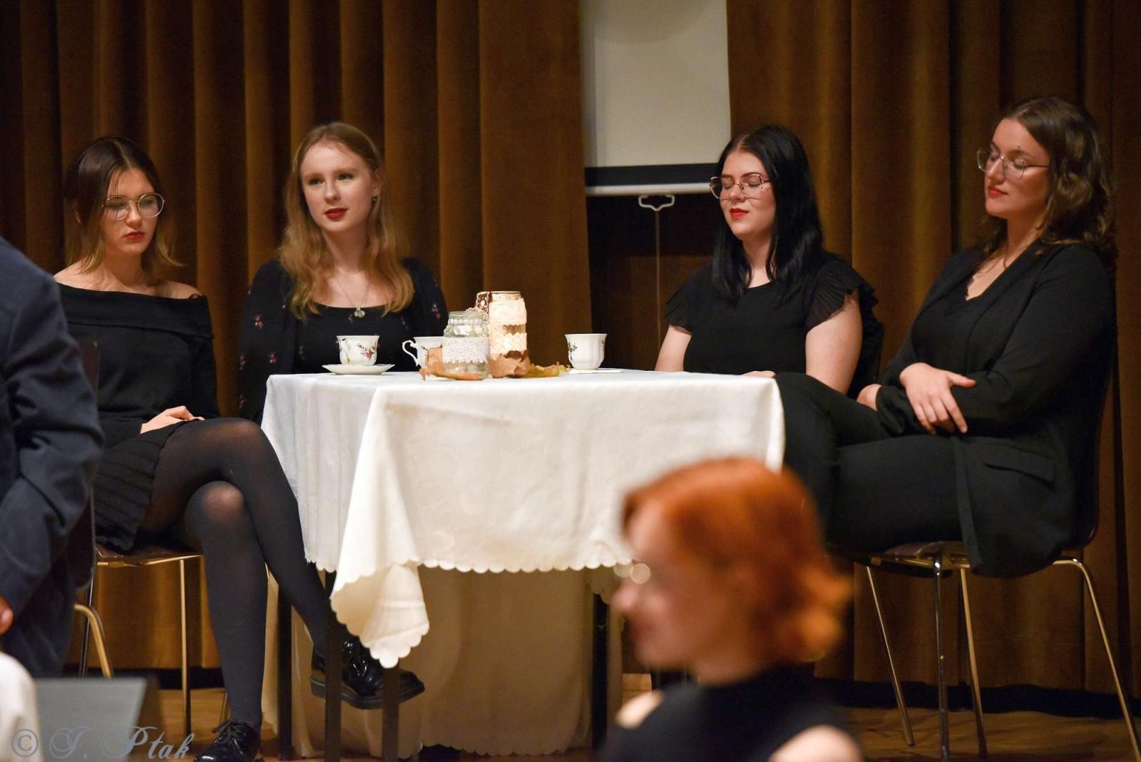 Zdjęcie w galerii na portalu naszraciborz.pl: Wieczorek poetycki U Kasprowicza wiadomości z regionu