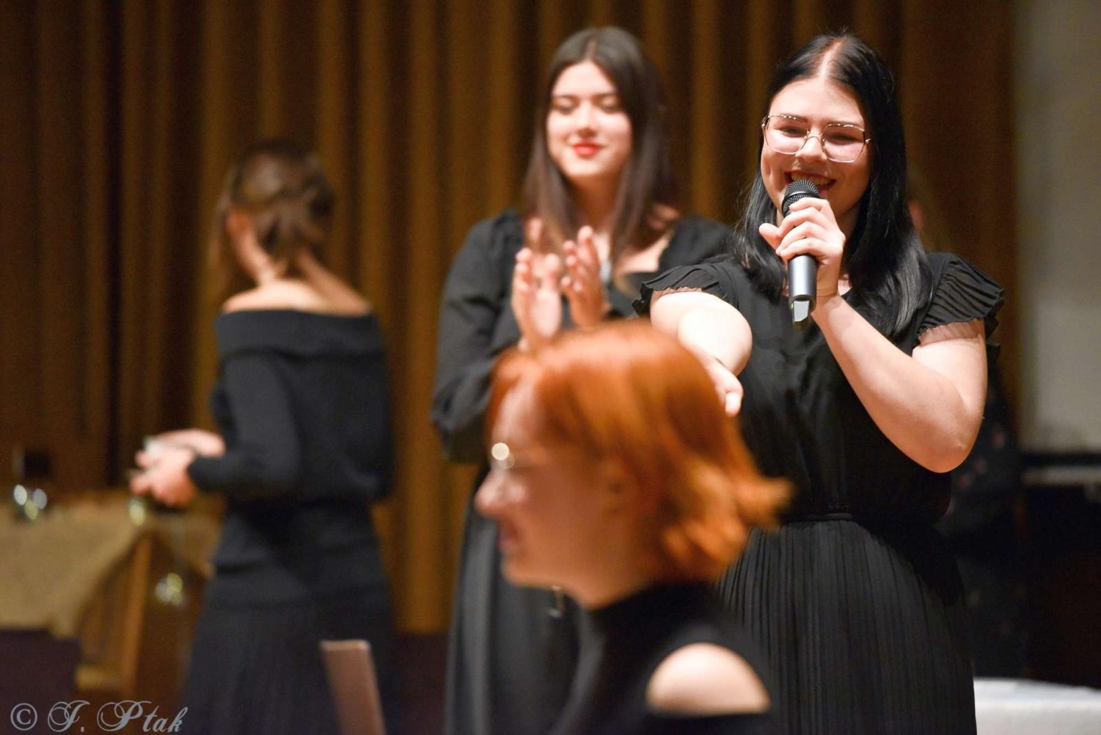 Zdjęcie w galerii na portalu naszraciborz.pl: Wieczorek poetycki U Kasprowicza wiadomości z regionu