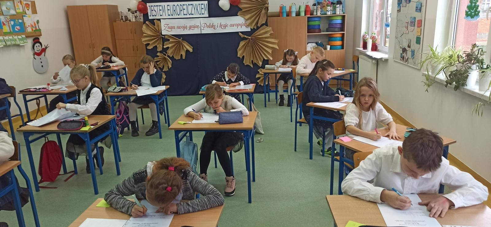 Zdjęcie w galerii na portalu naszraciborz.pl: Gminny Konkurs Jestem Europejczykiem pod hasłem Znam swój kraj - Polskę wiadomości z regionu