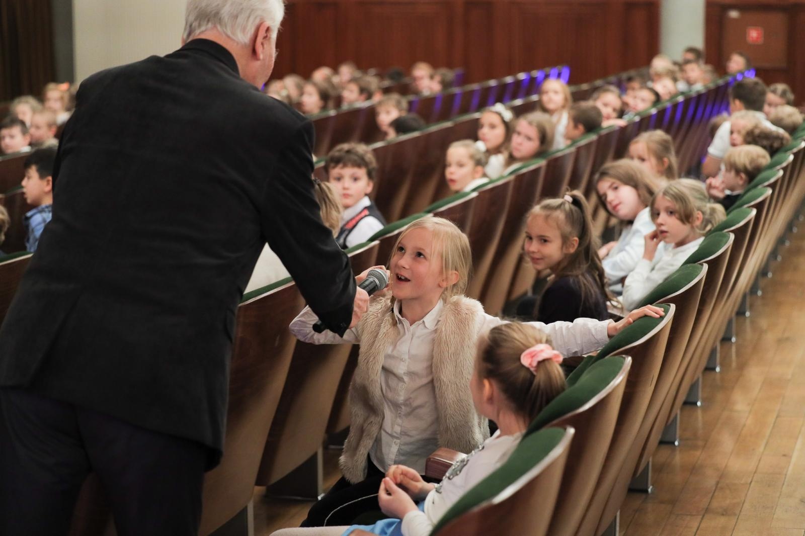 Zdjęcie w galerii na portalu naszraciborz.pl: Saksofon bohaterem listopadowego koncertu umuzykalniającego wiadomości z regionu
