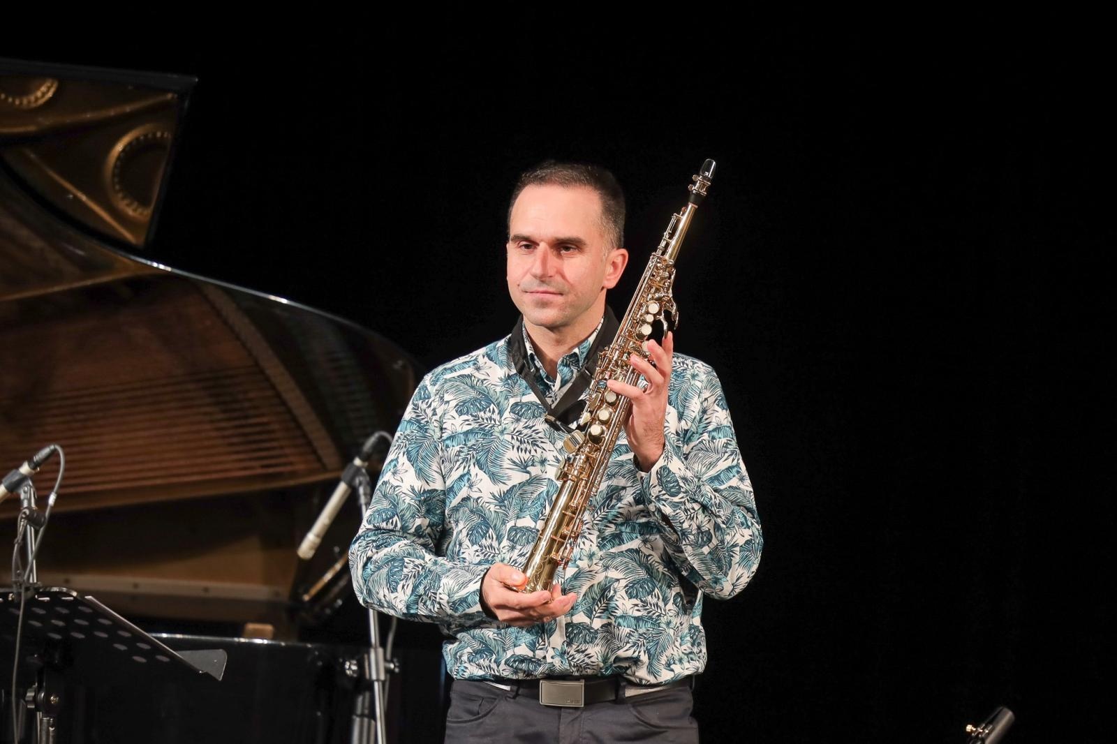 Zdjęcie w galerii na portalu naszraciborz.pl: Saksofon bohaterem listopadowego koncertu umuzykalniającego wiadomości z regionu