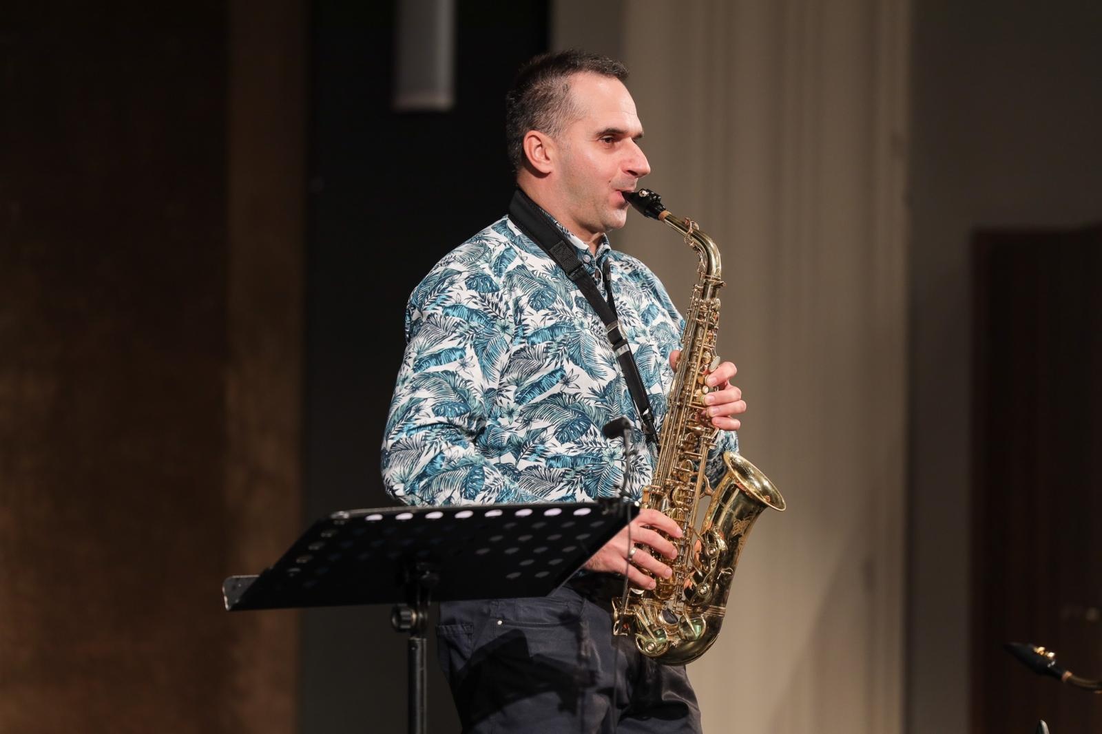 Zdjęcie w galerii na portalu naszraciborz.pl: Saksofon bohaterem listopadowego koncertu umuzykalniającego wiadomości z regionu