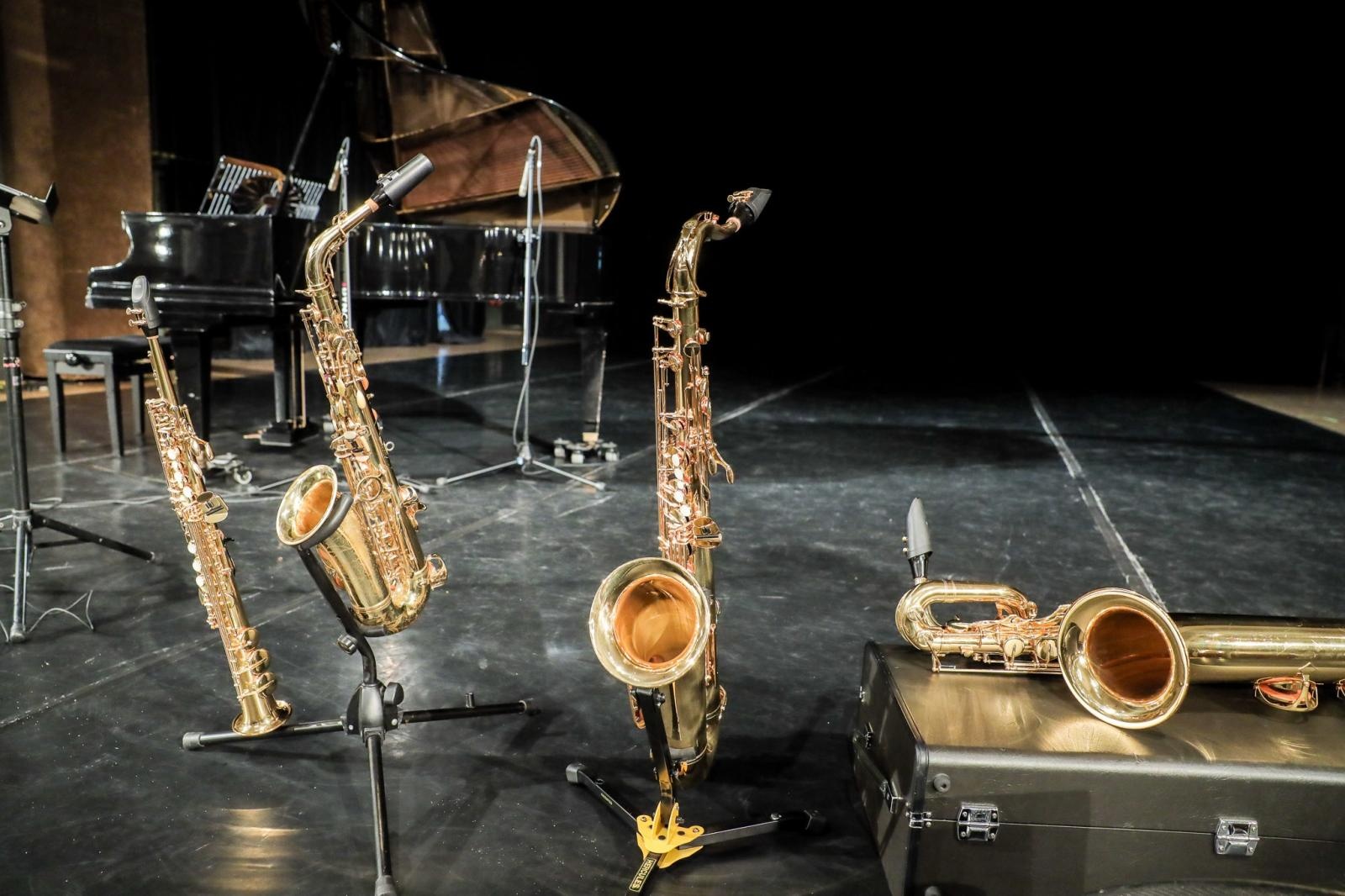 Zdjęcie w galerii na portalu naszraciborz.pl: Saksofon bohaterem listopadowego koncertu umuzykalniającego wiadomości z regionu