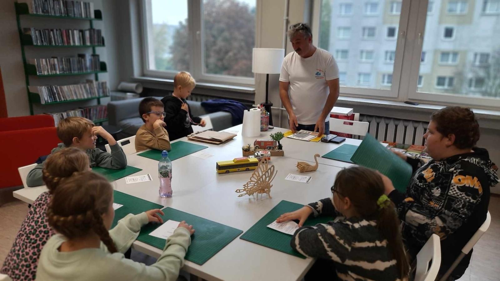 Zdjęcie w galerii na portalu naszraciborz.pl: Biblioteczne kluby polecają się na zimowy czas wiadomości z regionu
