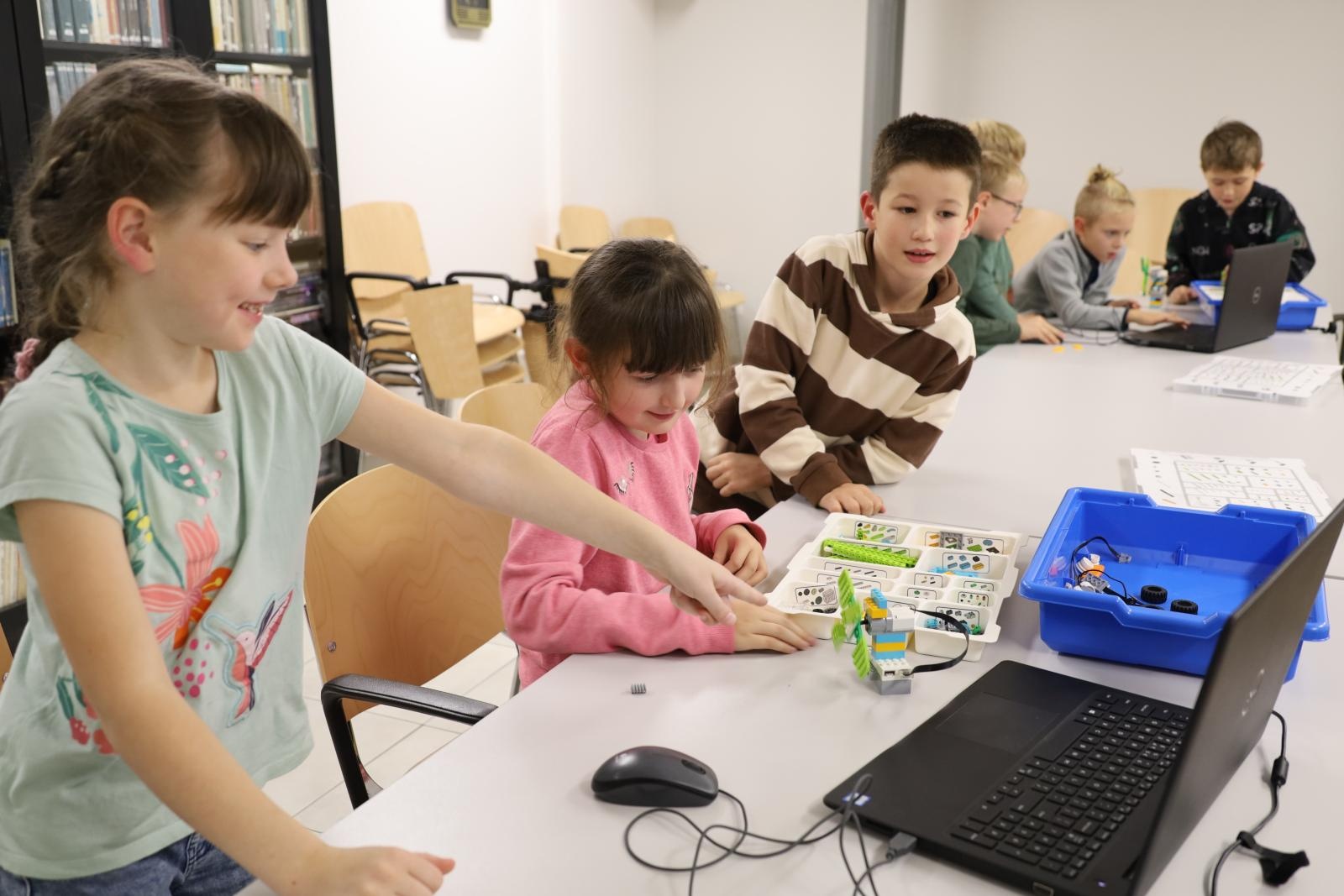 Zdjęcie w galerii na portalu naszraciborz.pl: Biblioteczne kluby polecają się na zimowy czas wiadomości z regionu