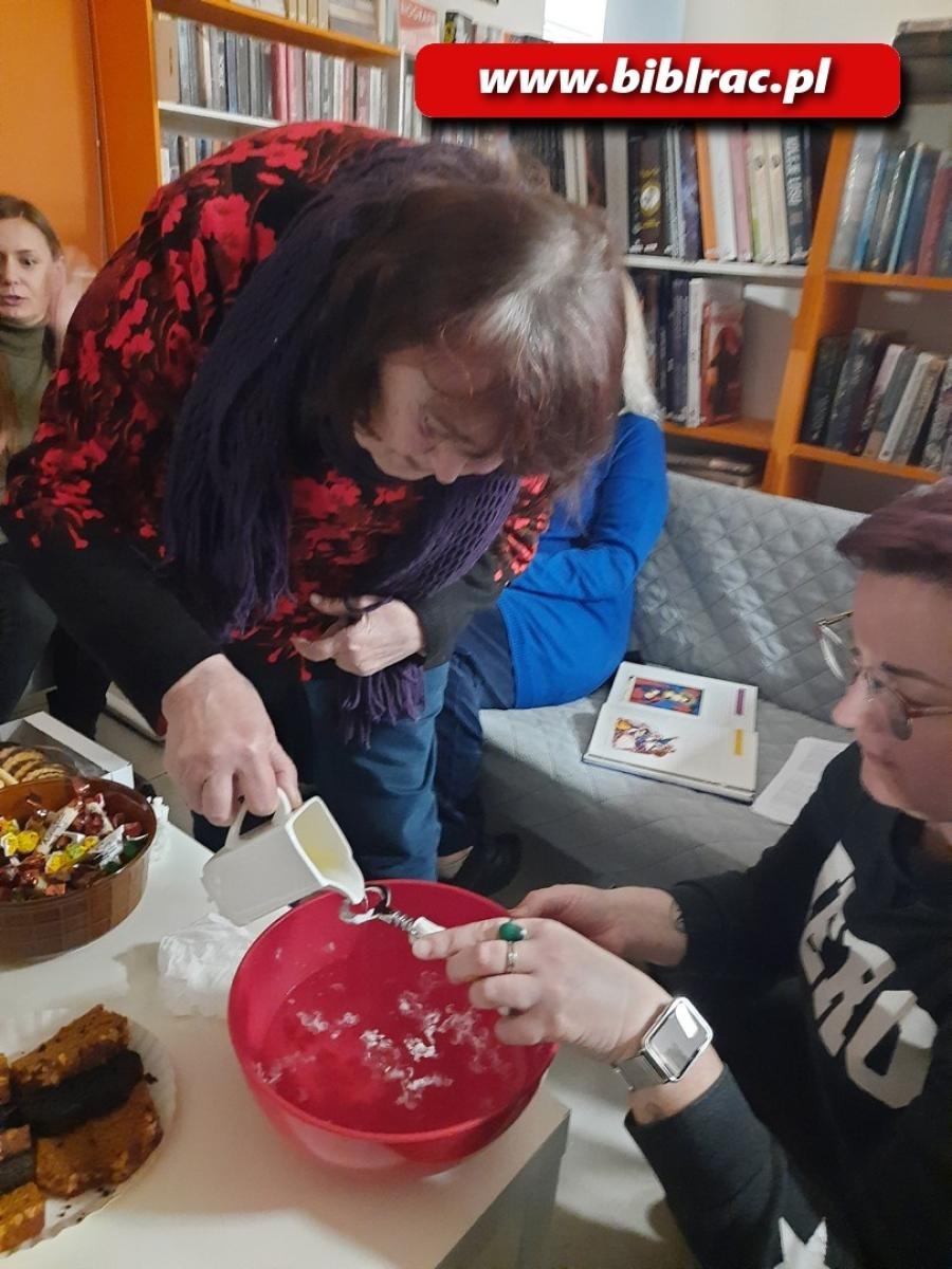 Zdjęcie w galerii na portalu naszraciborz.pl: Polsko-ukraińskie Andrzejki w raciborskiej bibliotece! wiadomości z regionu