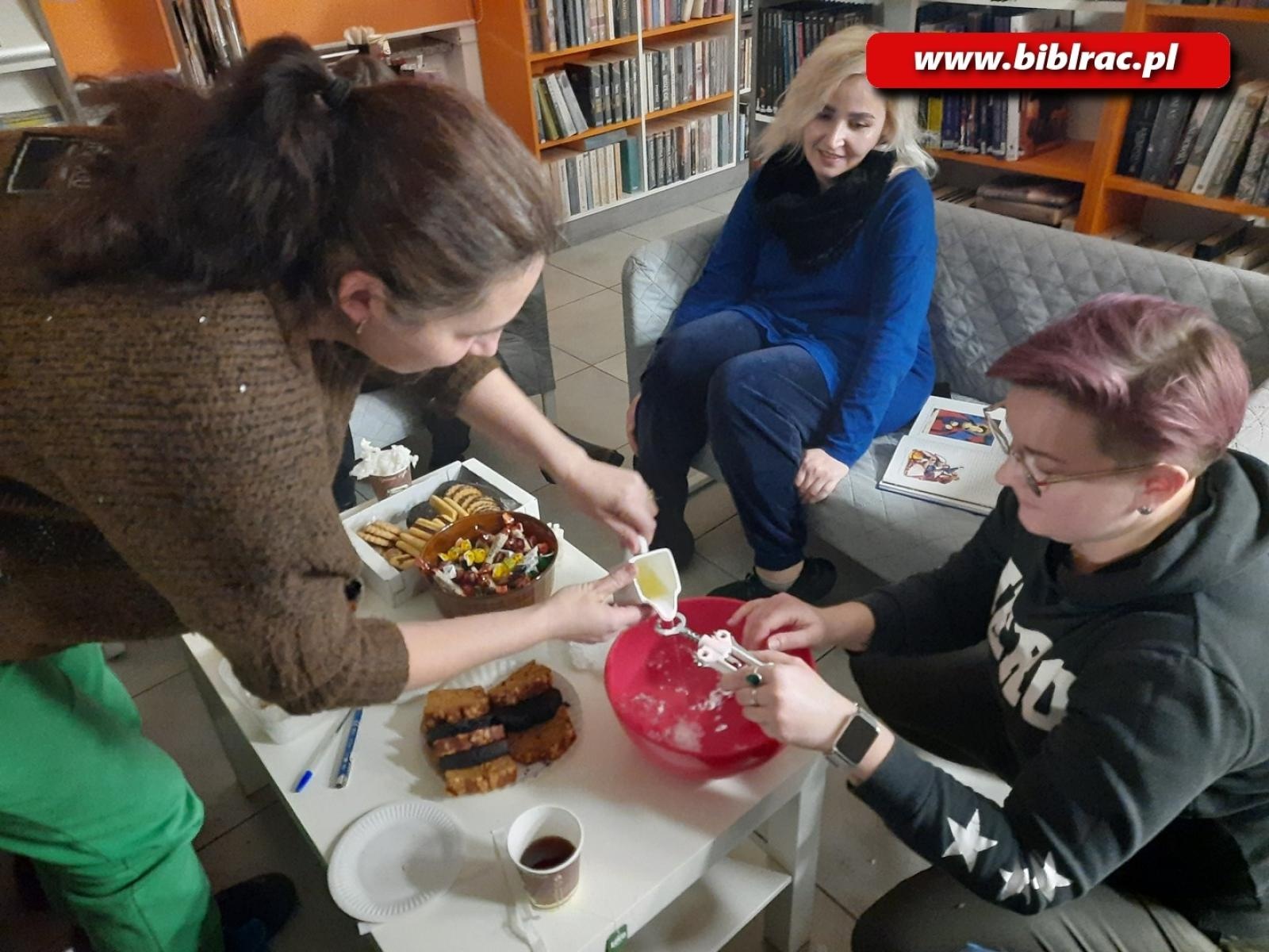 Zdjęcie w galerii na portalu naszraciborz.pl: Polsko-ukraińskie Andrzejki w raciborskiej bibliotece! wiadomości z regionu