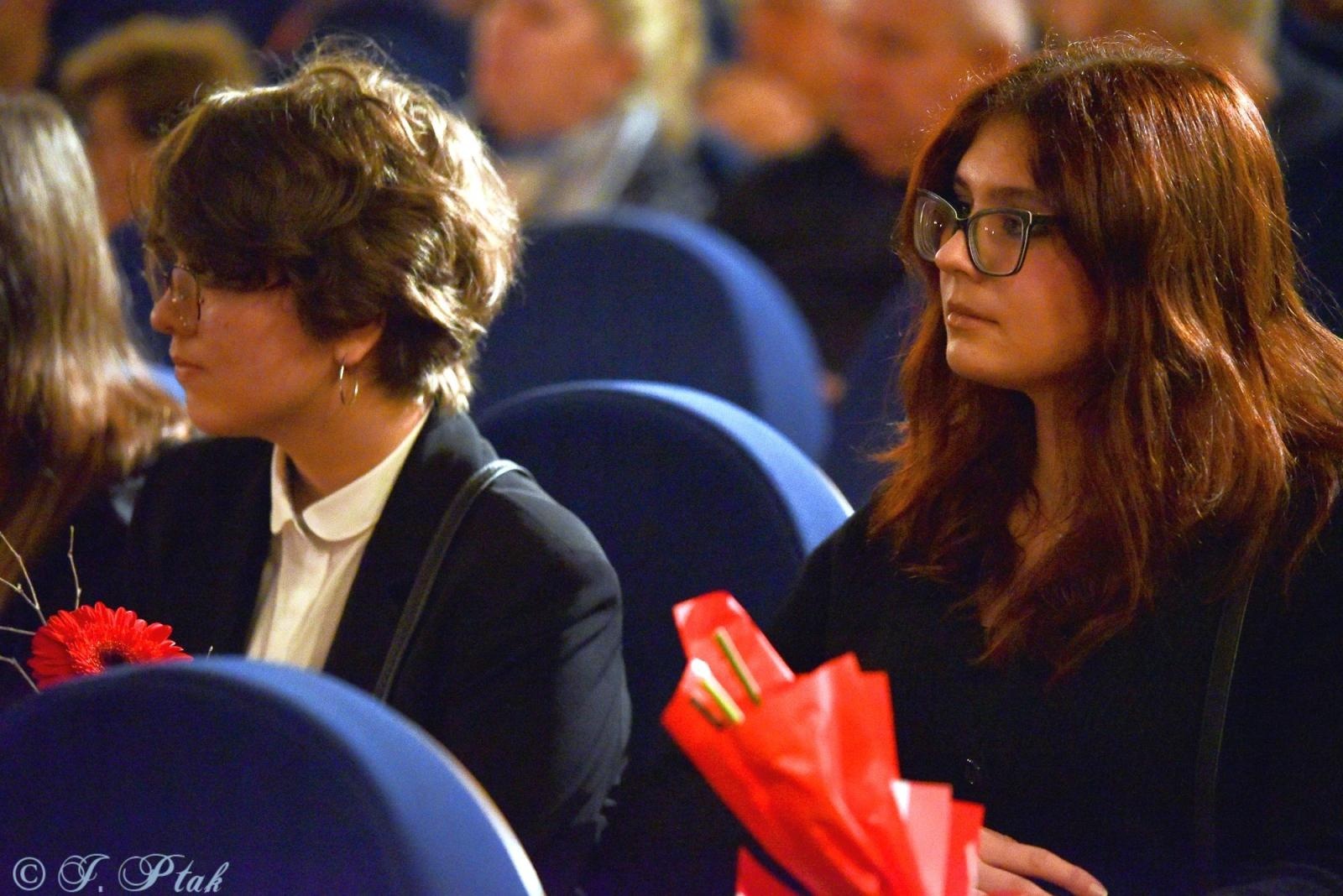 Zdjęcie w galerii na portalu naszraciborz.pl: Śląska Duszo Solidarności! Malejonek na deskach Strzechy wiadomości z regionu