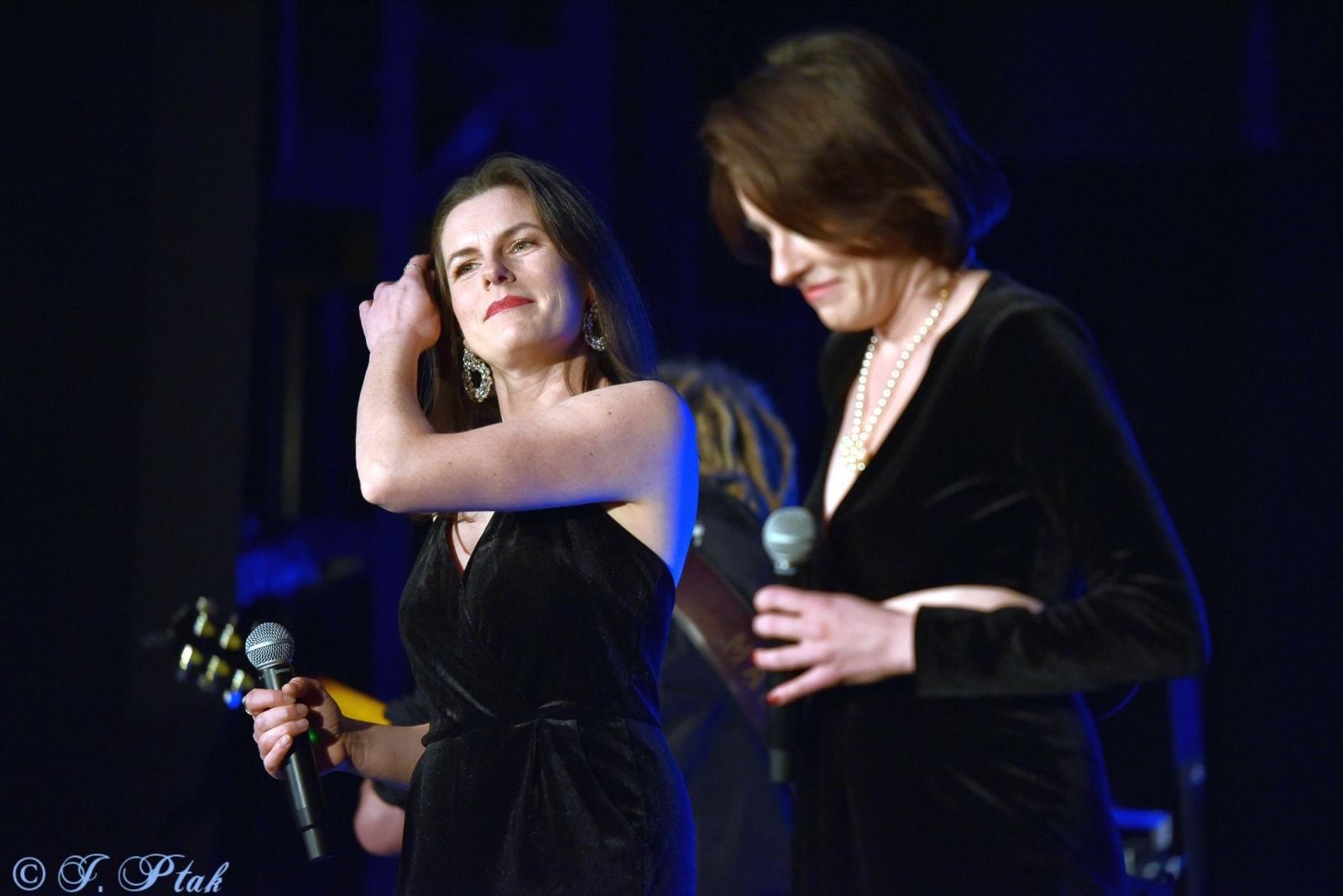 Zdjęcie w galerii na portalu naszraciborz.pl: Śląska Duszo Solidarności! Malejonek na deskach Strzechy wiadomości z regionu