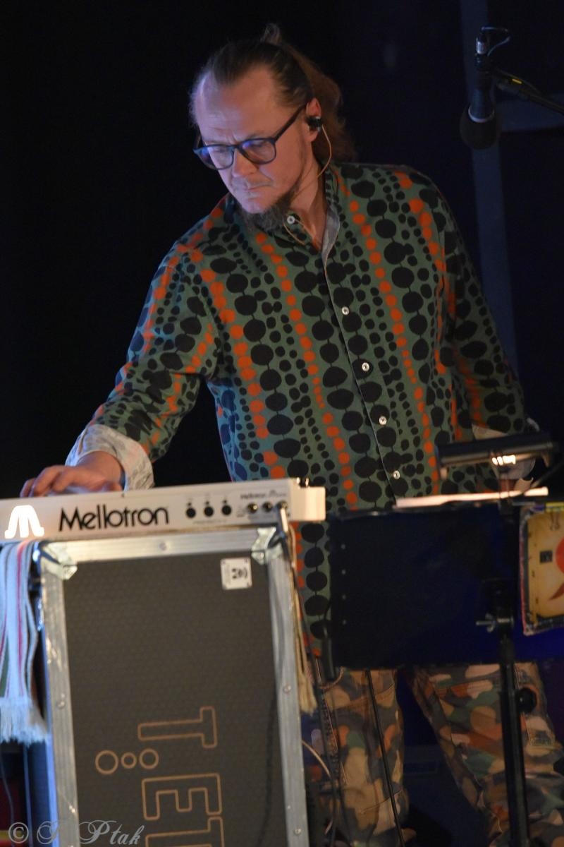 Zdjęcie w galerii na portalu naszraciborz.pl: Śląska Duszo Solidarności! Malejonek na deskach Strzechy wiadomości z regionu