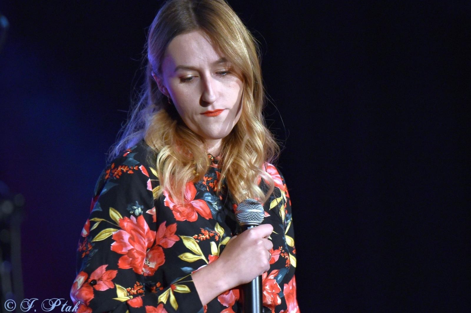 Zdjęcie w galerii na portalu naszraciborz.pl: Śląska Duszo Solidarności! Malejonek na deskach Strzechy wiadomości z regionu