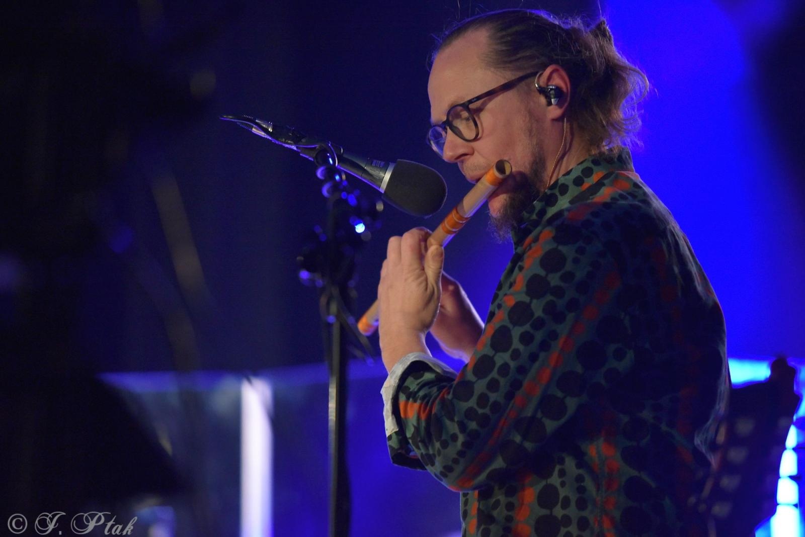 Zdjęcie w galerii na portalu naszraciborz.pl: Śląska Duszo Solidarności! Malejonek na deskach Strzechy wiadomości z regionu