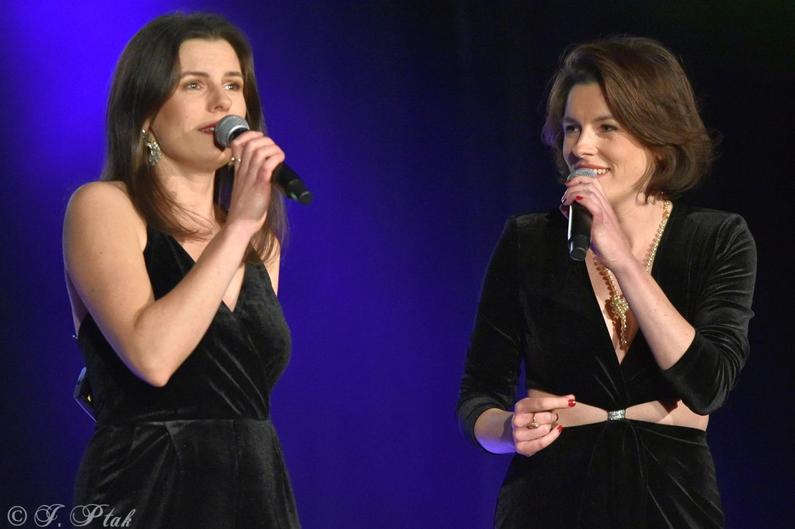 Zdjęcie w galerii na portalu naszraciborz.pl: Śląska Duszo Solidarności! Malejonek na deskach Strzechy wiadomości z regionu