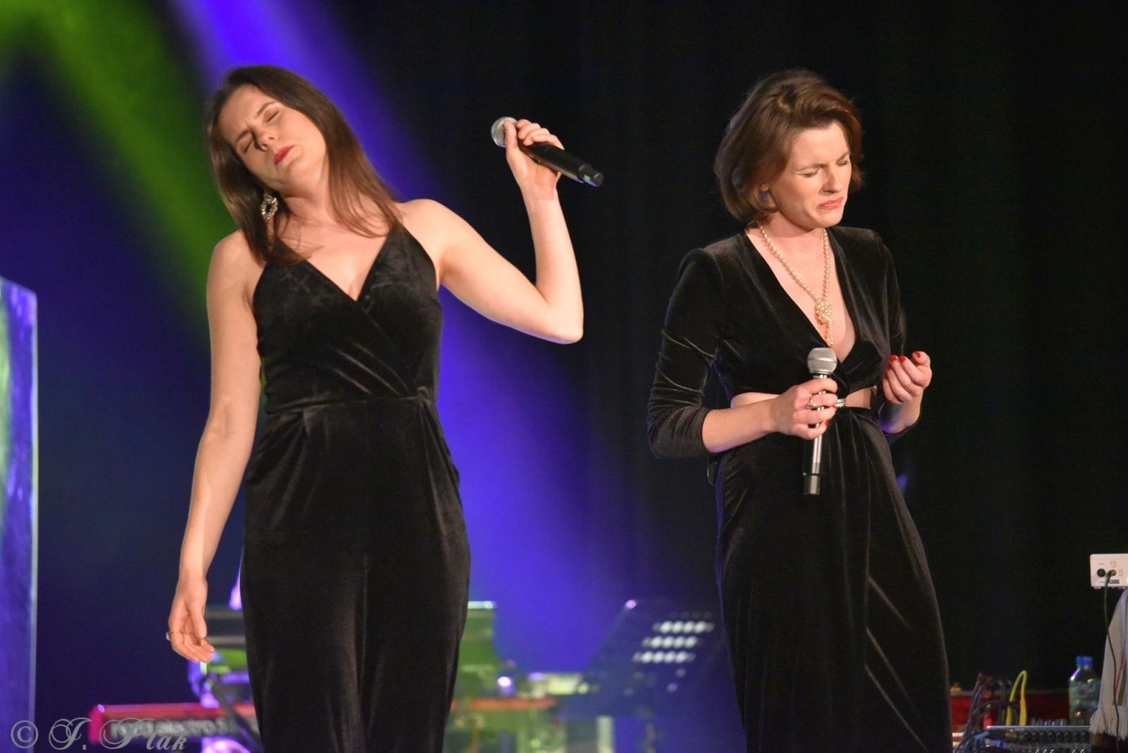 Zdjęcie w galerii na portalu naszraciborz.pl: Śląska Duszo Solidarności! Malejonek na deskach Strzechy wiadomości z regionu