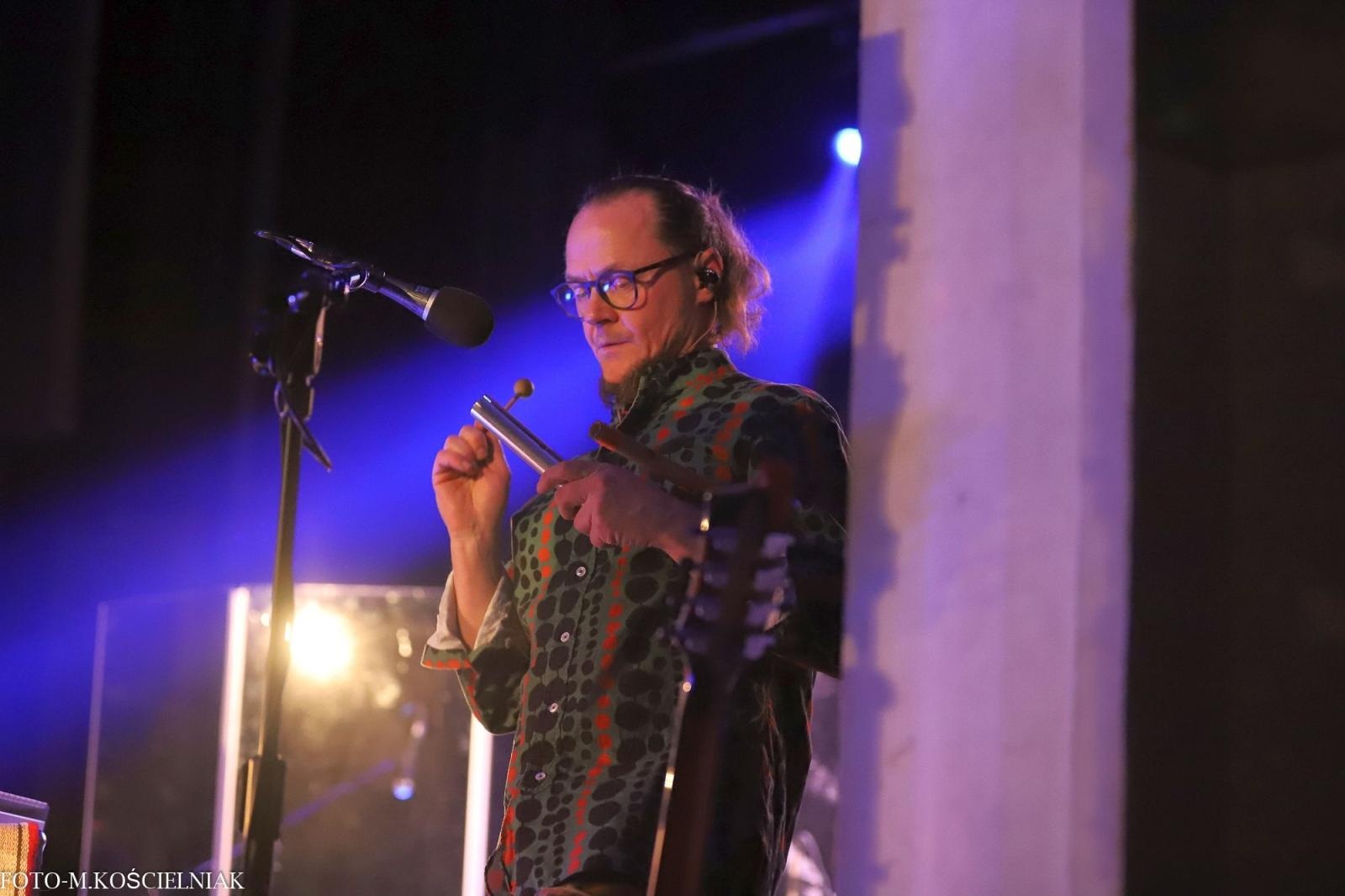 Zdjęcie w galerii na portalu naszraciborz.pl: Śląska Duszo Solidarności! Malejonek na deskach Strzechy wiadomości z regionu