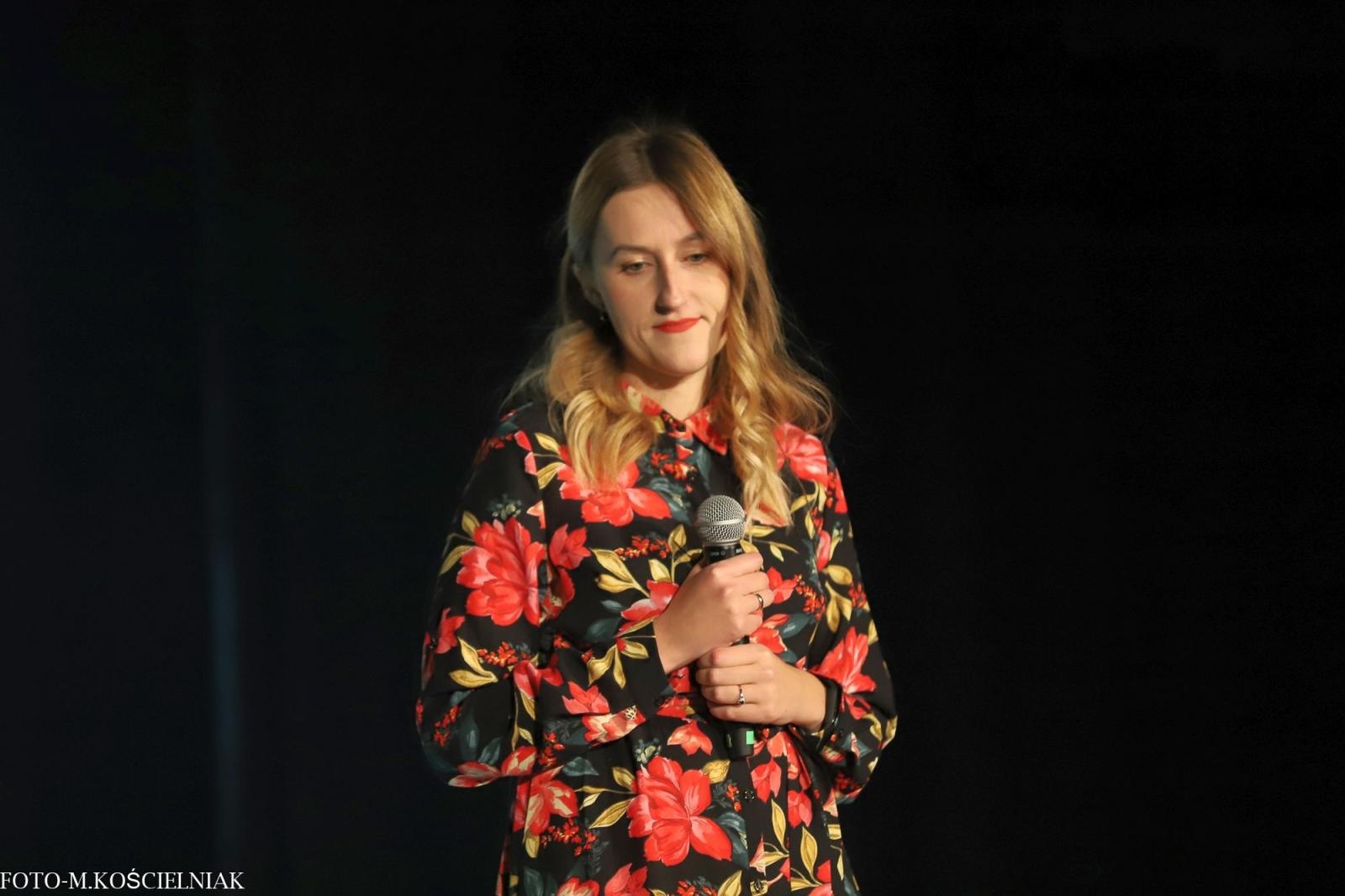 Zdjęcie w galerii na portalu naszraciborz.pl: Śląska Duszo Solidarności! Malejonek na deskach Strzechy wiadomości z regionu