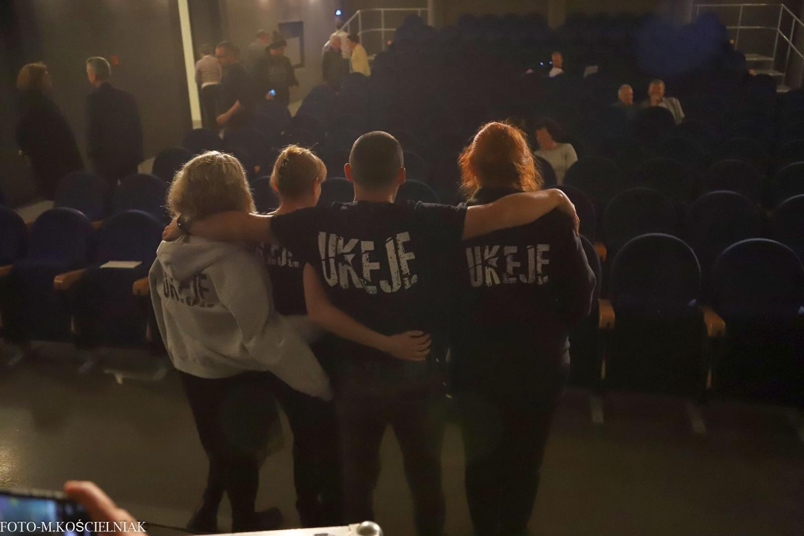 Zdjęcie w galerii na portalu naszraciborz.pl: Śląska Duszo Solidarności! Malejonek na deskach Strzechy wiadomości z regionu