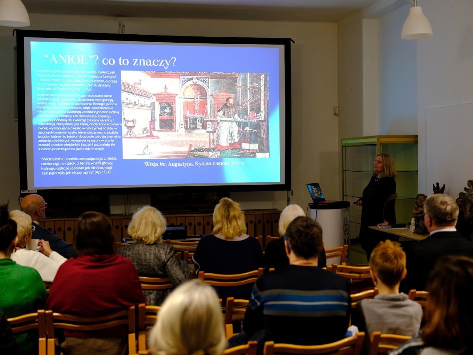 Zdjęcie w galerii na portalu naszraciborz.pl: Muzeum pokazało swoje anioły wiadomości z regionu