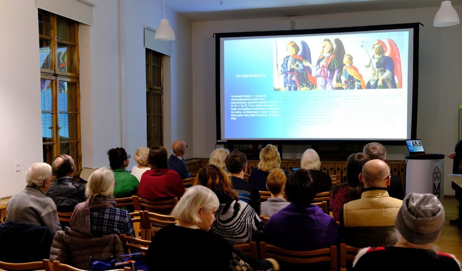 Zdjęcie w galerii na portalu naszraciborz.pl: Muzeum pokazało swoje anioły wiadomości z regionu