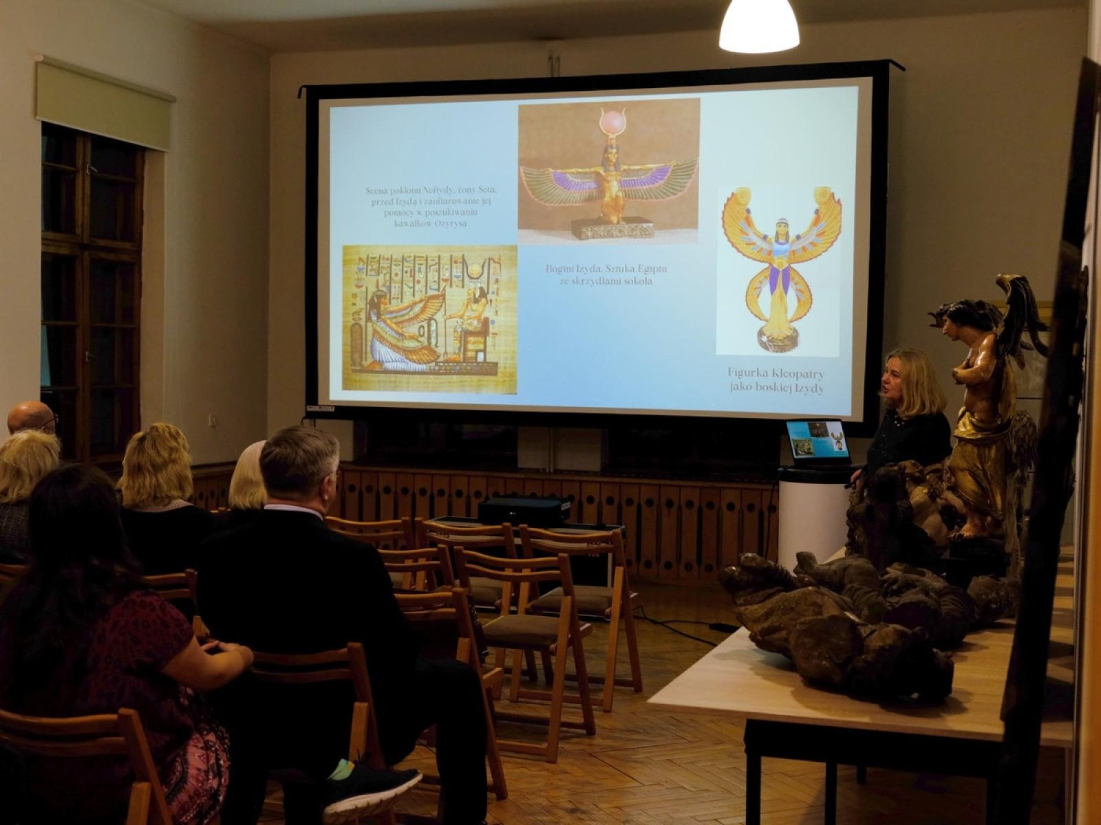 Zdjęcie w galerii na portalu naszraciborz.pl: Muzeum pokazało swoje anioły wiadomości z regionu