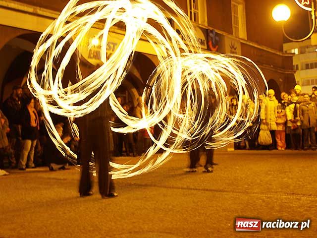 Zdjęcie w galerii na portalu naszraciborz.pl: Bohema wyszła na ulicę. Apel o odwołanie dyrektorki Raciborskiego Centrum Kultury wiadomości z regionu
