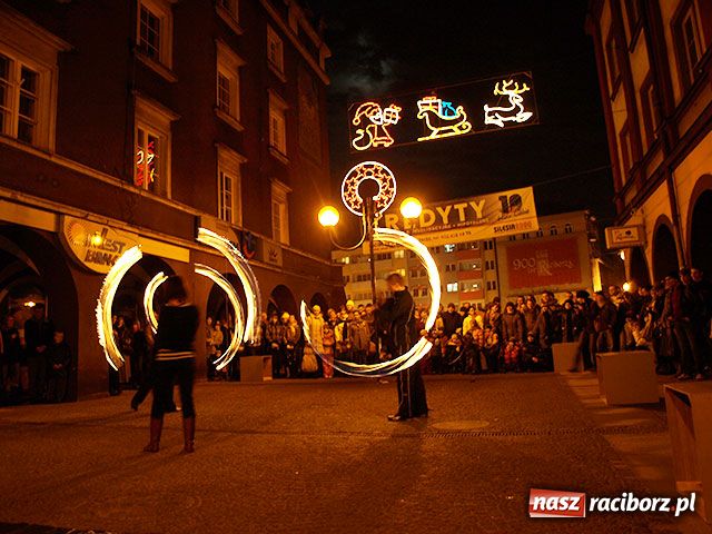 Zdjęcie w galerii na portalu naszraciborz.pl: Bohema wyszła na ulicę. Apel o odwołanie dyrektorki Raciborskiego Centrum Kultury wiadomości z regionu